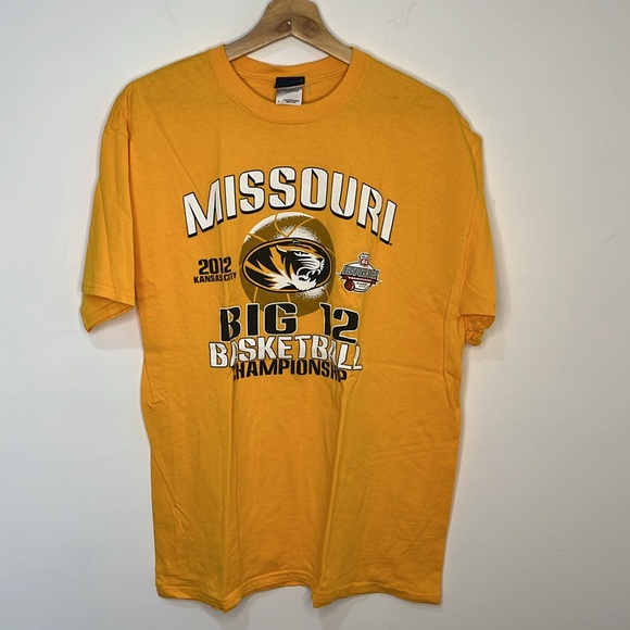 Mizzou 2012 Big12 Champions shortsleeved men’s large gold logo t-shirt - Picture 6 of 11